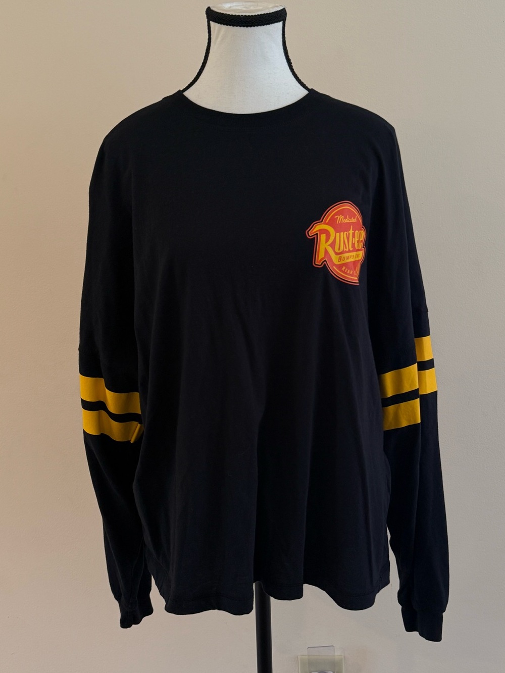 Disney / Pixar Cars Lightning McQueen Men’s Shirt size Medium